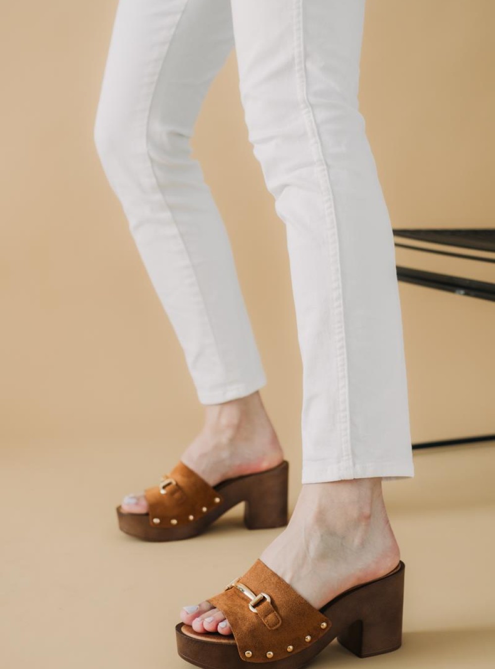 Clogs mules με suede φάσα 330.A8613-C ΤΑΜΠΑ Clogs mules με suede φάσα 330.A8613-C ΤΑΜΠΑ