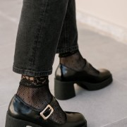 Mary Janes λουστρίνι γόβες με κρεπ τακούνι 330.Q8705-LU ΜΑΥΡΟ
