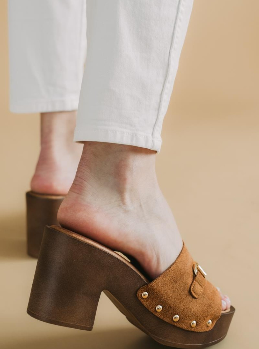 Clogs mules με suede φάσα 330.A8613-C ΤΑΜΠΑ Clogs mules με suede φάσα 330.A8613-C ΤΑΜΠΑ