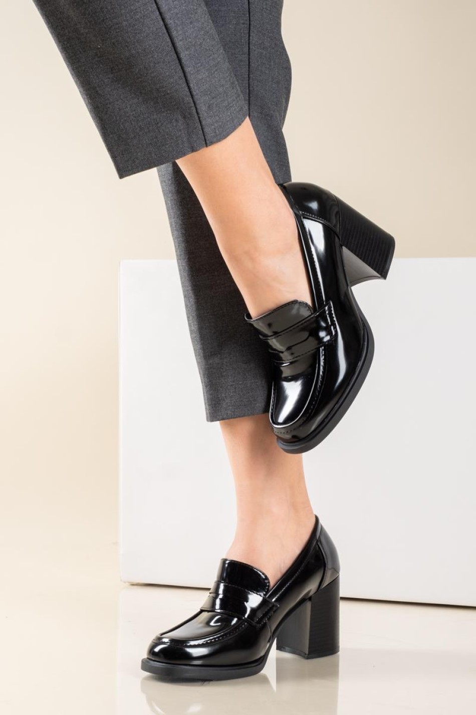 ADAMS Λουστρίνι loafers με χοντρό τακούνι 004.829-24536-LU ΜΑΥΡΟ ADAMS Λουστρίνι loafers με χοντρό τακούνι 004.829-24536-LU ΜΑΥΡΟ