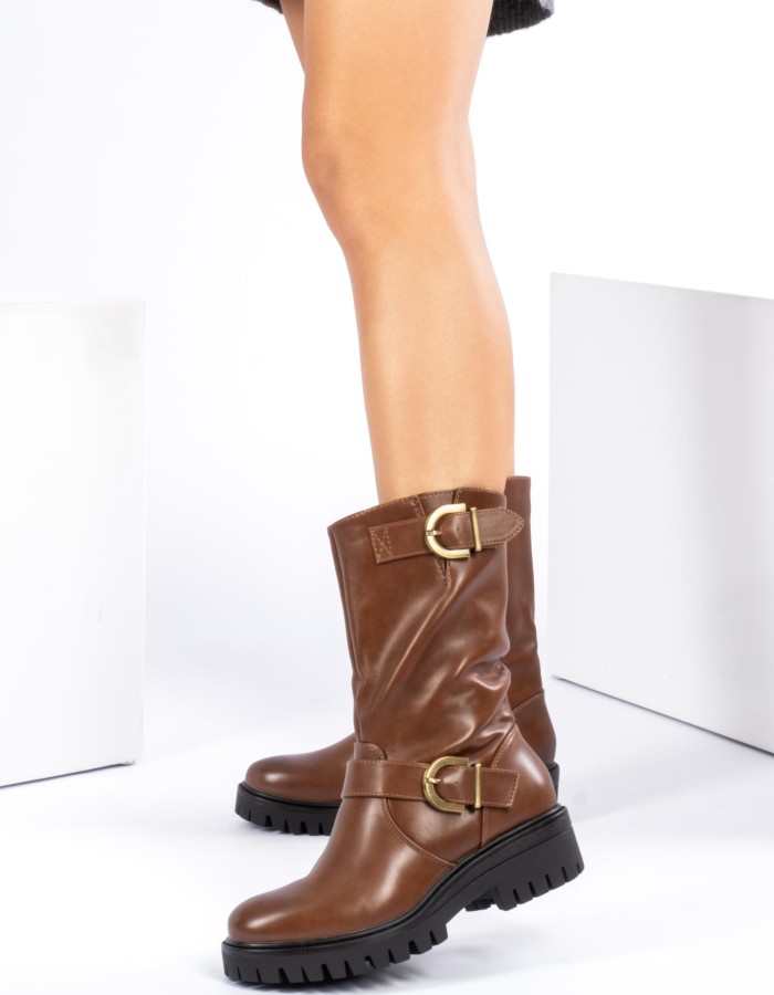 Biker μποτάκια με διακοσμητικές εγκράφες 330.YY6829-L ΤΑΜΠΑ Biker μποτάκια με διακοσμητικές εγκράφες 330.YY6829-L ΤΑΜΠΑ
