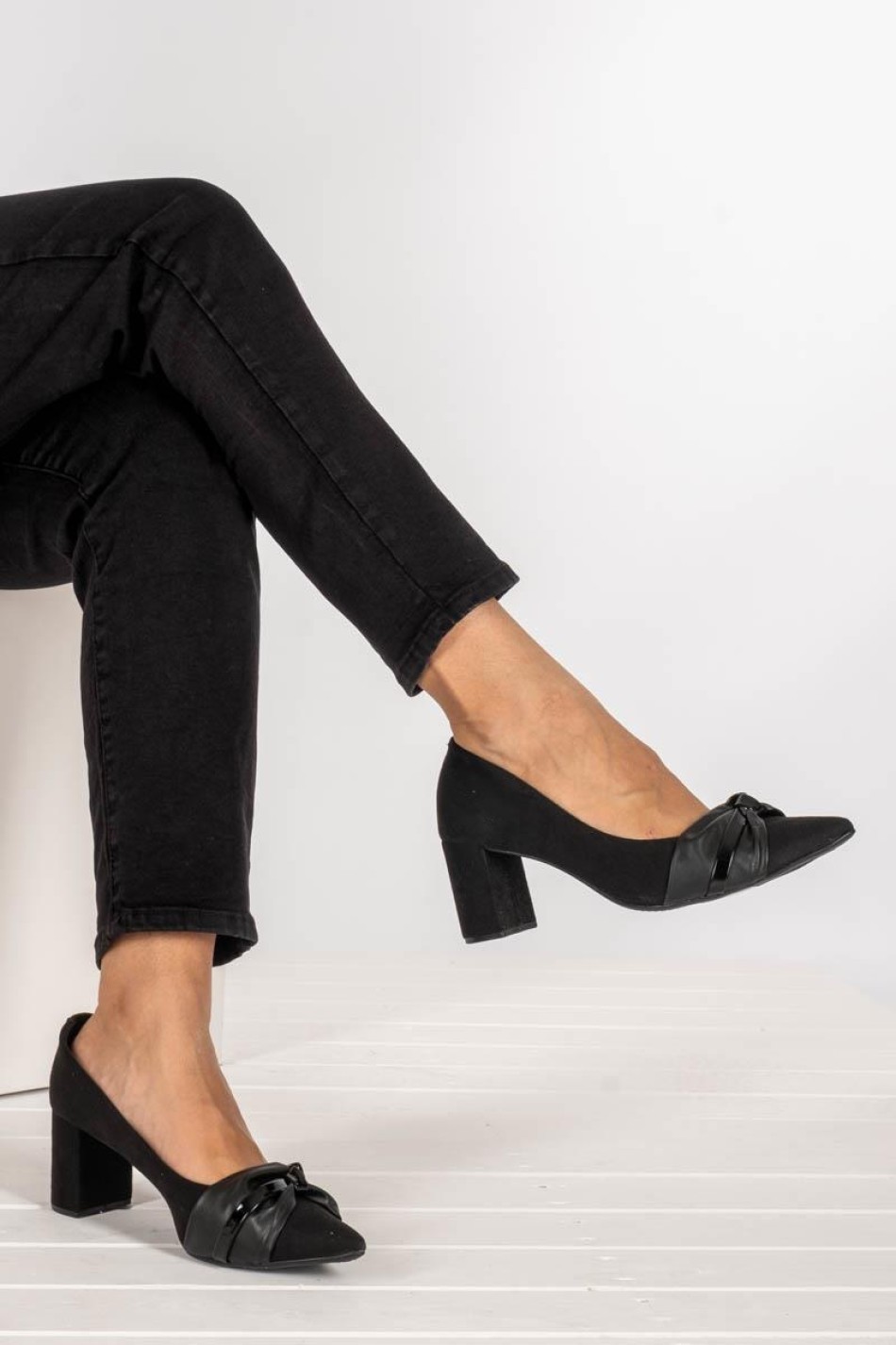 Suede ανατομικές γόβες με διακοσμητικό κόμπο 004.798-23561-SA ΜΑΥΡΟ Suede ανατομικές γόβες με διακοσμητικό κόμπο 004.798-23561-SA ΜΑΥΡΟ