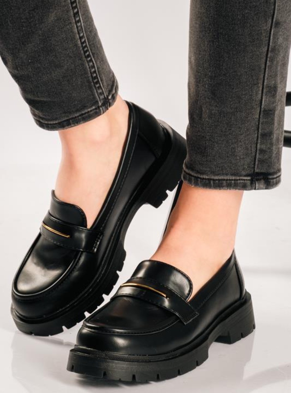 Chunky matte loafers με χρυσή λεπτομέρεια ΜΑΥΡΟ Chunky matte loafers με χρυσή λεπτομέρεια ΜΑΥΡΟ
