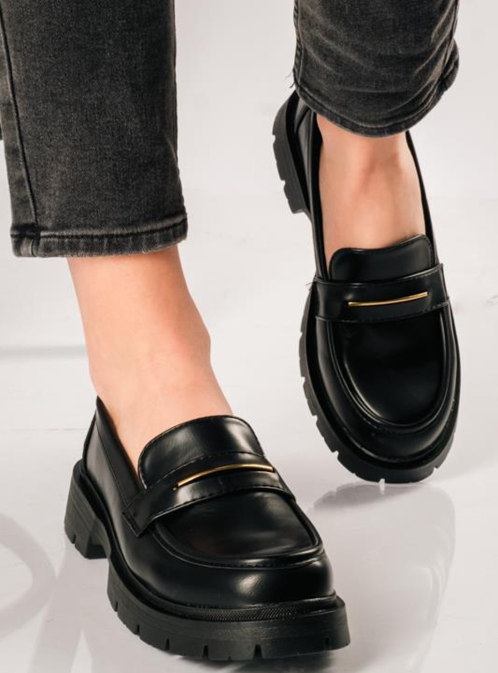 Chunky matte loafers με χρυσή λεπτομέρεια ΜΑΥΡΟ Chunky matte loafers με χρυσή λεπτομέρεια ΜΑΥΡΟ