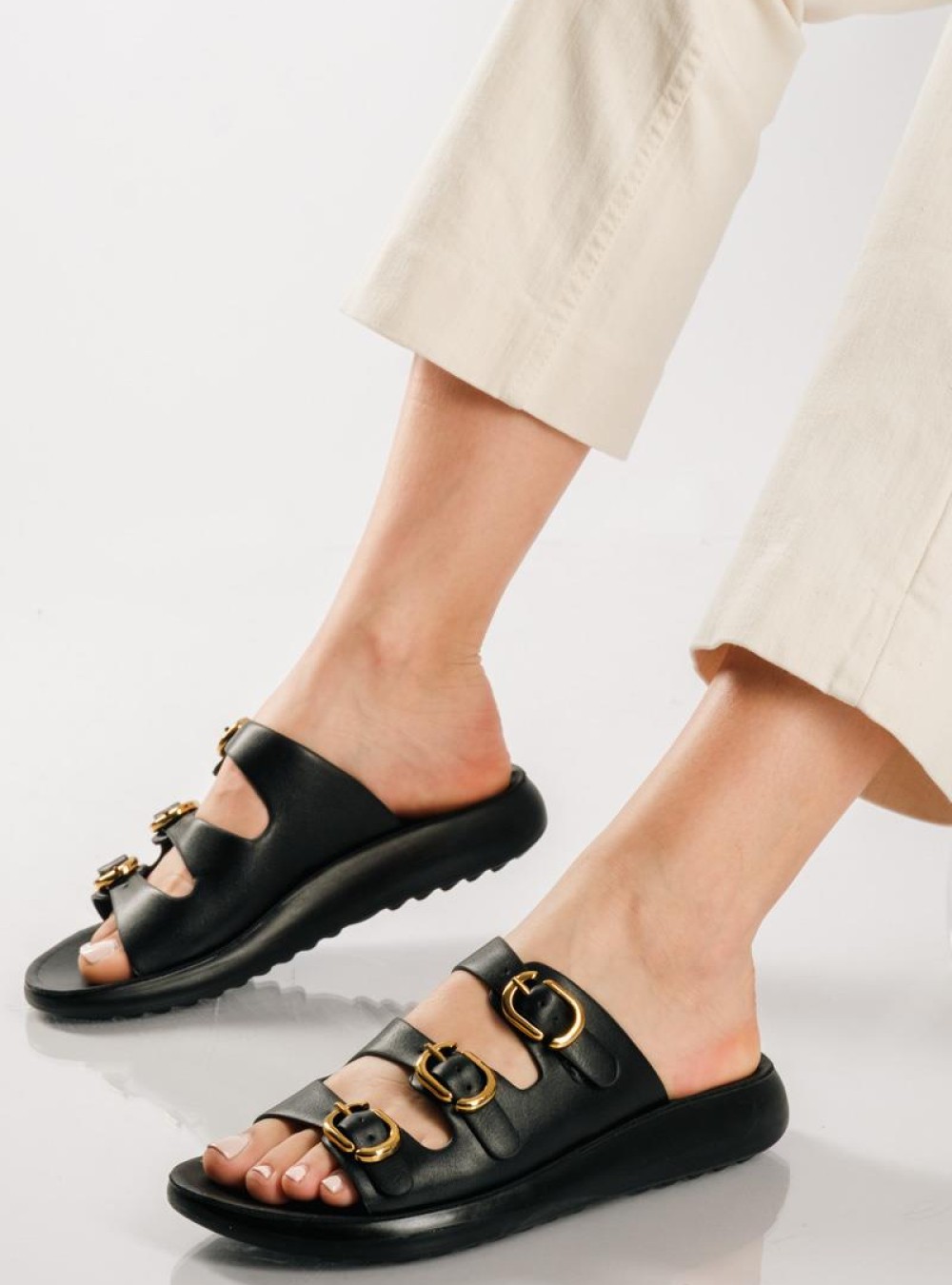 PAREX Γυναικεία flatforms με τρία λουράκια που κλείνουν με αγκράφα ΜΑΥΡΟ PAREX Γυναικεία flatforms με τρία λουράκια που κλείνουν με αγκράφα ΜΑΥΡΟ