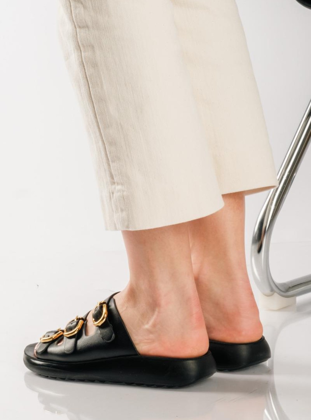 PAREX Γυναικεία flatforms με τρία λουράκια που κλείνουν με αγκράφα ΜΑΥΡΟ PAREX Γυναικεία flatforms με τρία λουράκια που κλείνουν με αγκράφα ΜΑΥΡΟ