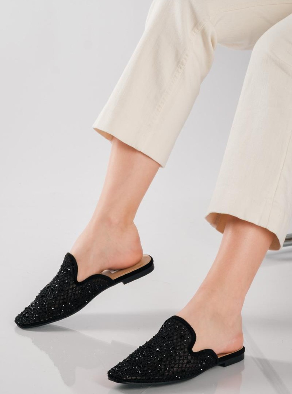 Flat mules με διαφάνειες με στρας ΜΑΥΡΟ Flat mules με διαφάνειες με στρας ΜΑΥΡΟ