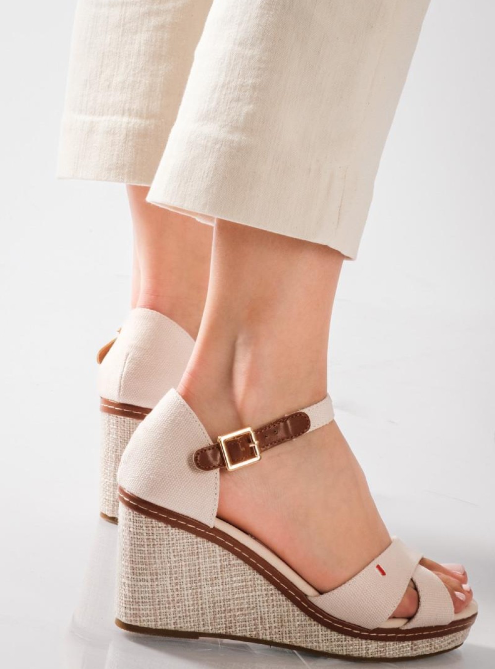 Πλατφόρμες εσπαντρίγιες με χιαστί φάσα ΜΠΕΖ Πλατφόρμες εσπαντρίγιες με χιαστί φάσα ΜΠΕΖ