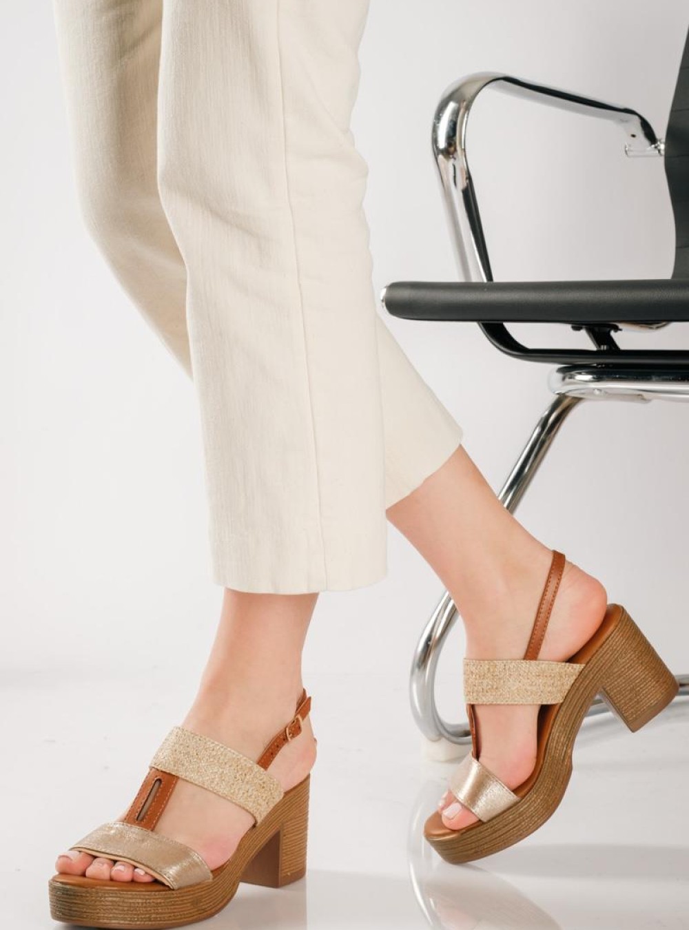 B-SOFT ανατομικά πέδιλα με συνδυασμό υλικών ΜΠΕΖ B-SOFT ανατομικά πέδιλα με συνδυασμό υλικών ΜΠΕΖ