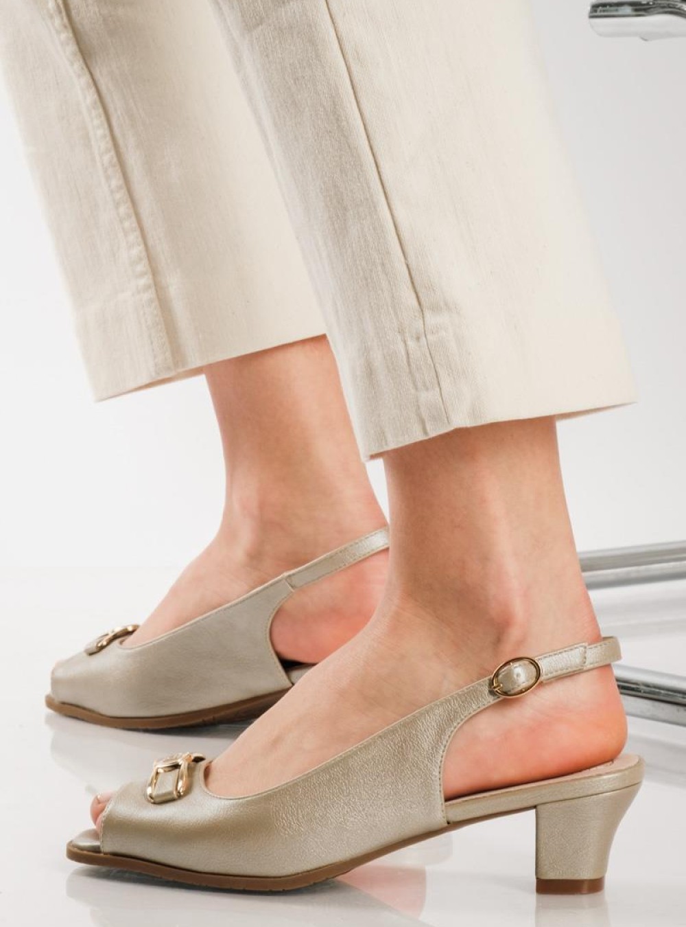 B-SOFT comfort πέδιλο με ρυθμιζόμενο λουράκι ΜΠΕΖ B-SOFT comfort πέδιλο με ρυθμιζόμενο λουράκι ΜΠΕΖ