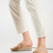 Comfort παντόφλα με πλατφόρμα ΠΟΥΡΟ Comfort παντόφλα με πλατφόρμα ΠΟΥΡΟ