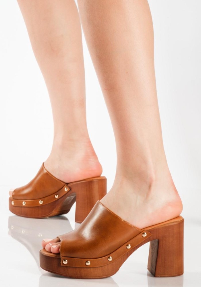 Clogs τσόκαρα με φαρδιά φάσα ΤΑΜΠΑ