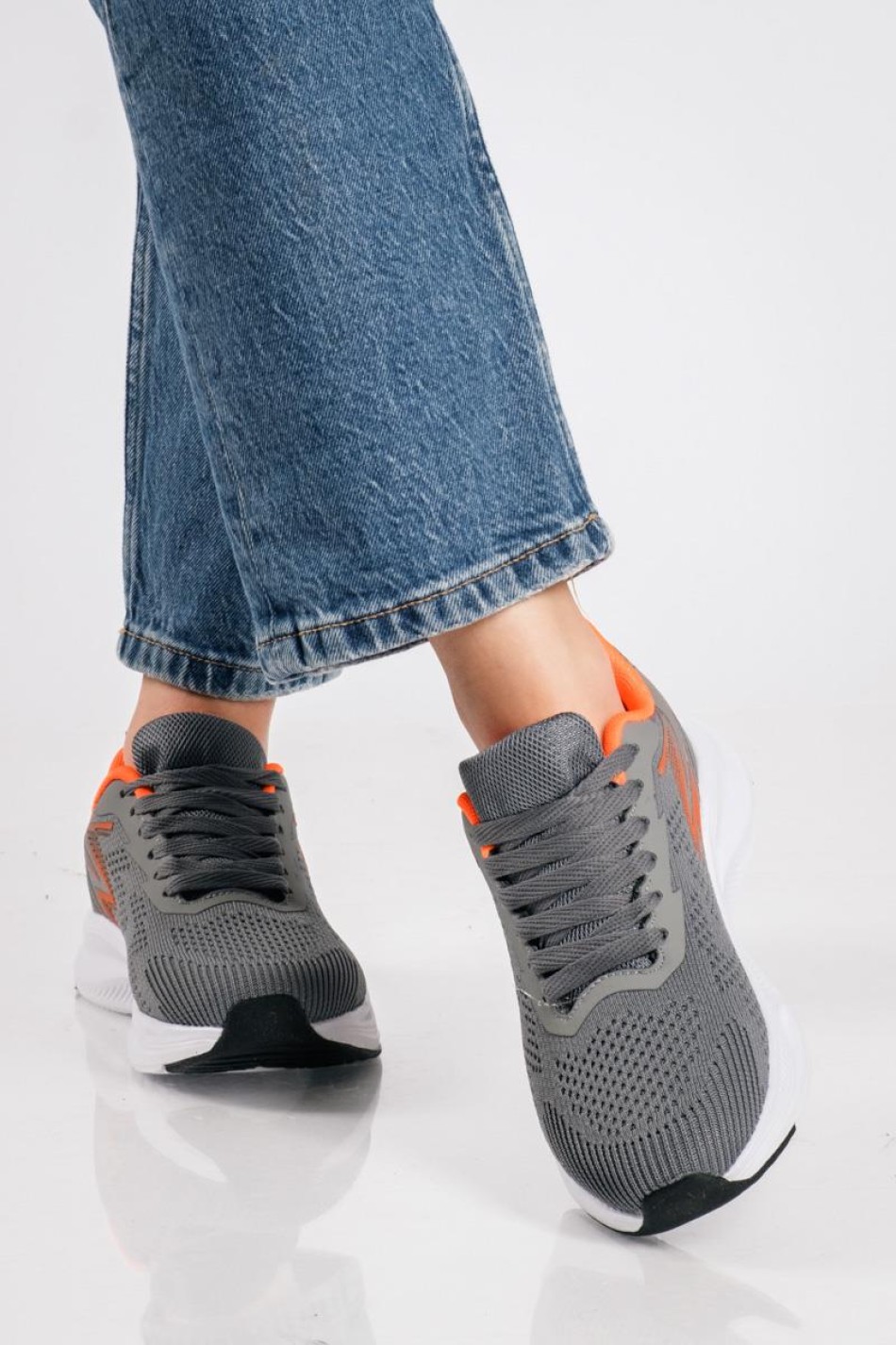 Γυναικεία υφασμάτινα running sneaker ΓΚΡΙ Γυναικεία υφασμάτινα running sneaker ΓΚΡΙ