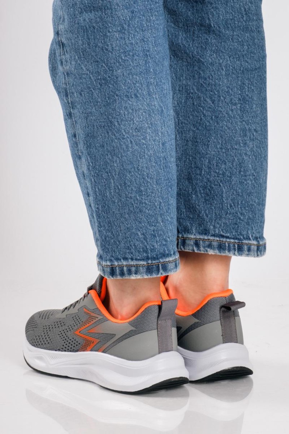Γυναικεία υφασμάτινα running sneaker ΓΚΡΙ Γυναικεία υφασμάτινα running sneaker ΓΚΡΙ