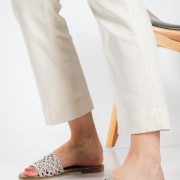 Flat σανδάλια με πλεκτή φάσα και τρουκς ΑΣΗΜΙ Flat σανδάλια με πλεκτή φάσα και τρουκς ΑΣΗΜΙ