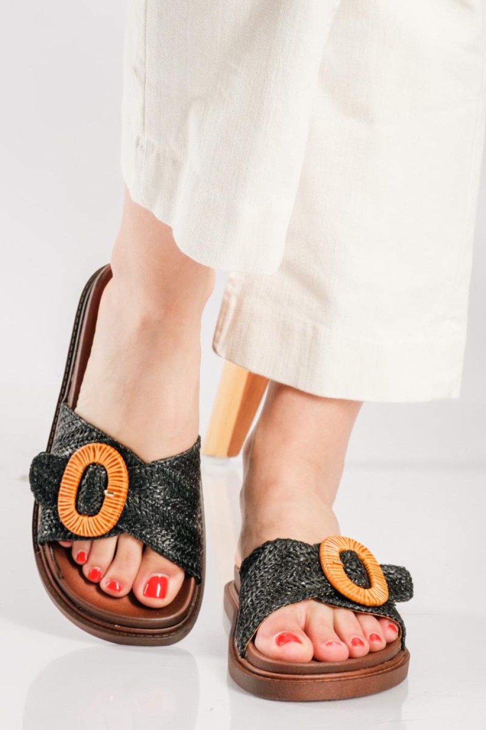 Flatforms με ψάθινη φάσα και αγκράφα ΜΑΥΡΟ