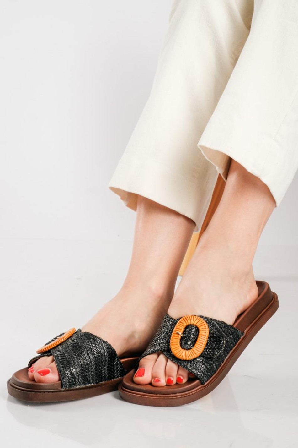 Flatforms με ψάθινη φάσα και αγκράφα ΜΑΥΡΟ Flatforms με ψάθινη φάσα και αγκράφα ΜΑΥΡΟ