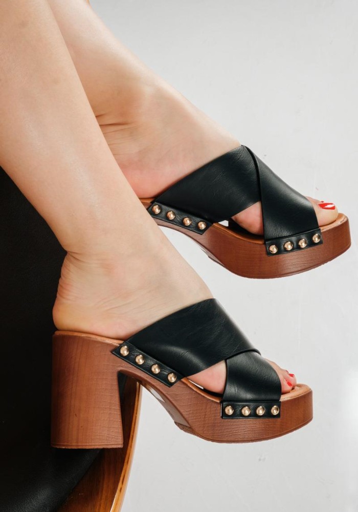 Clogs τσόκαρα με χιαστί φάσα και τρουκς ΜΑΥΡΟ