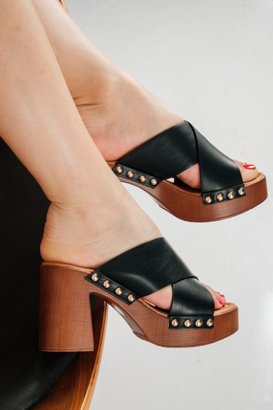 Clogs τσόκαρα με χιαστί φάσα και τρουκς ΜΑΥΡΟ