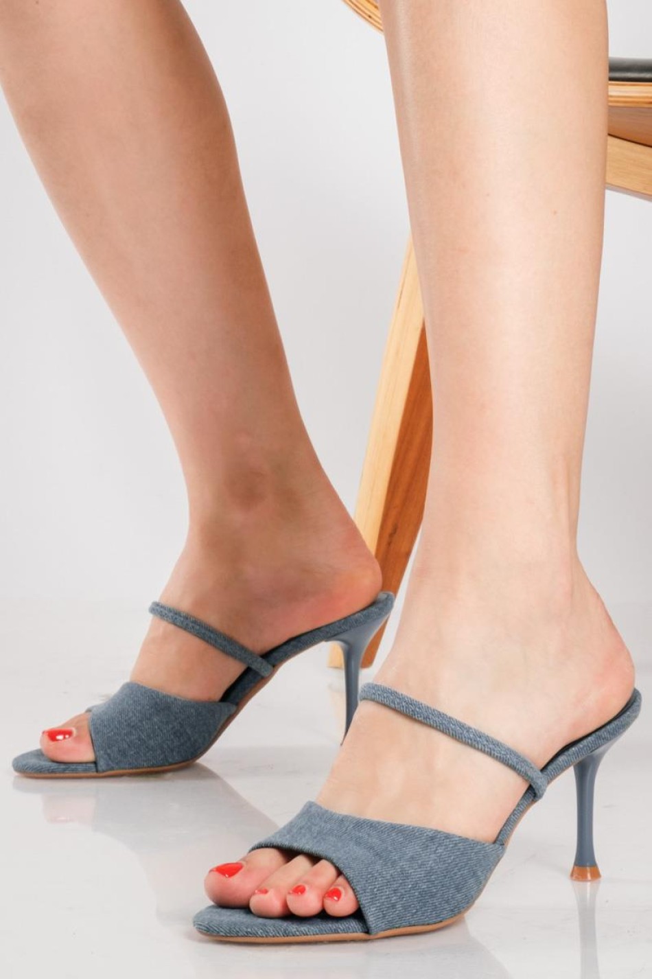 Denim mule με φάσα και λεπτό λουράκι JEAN