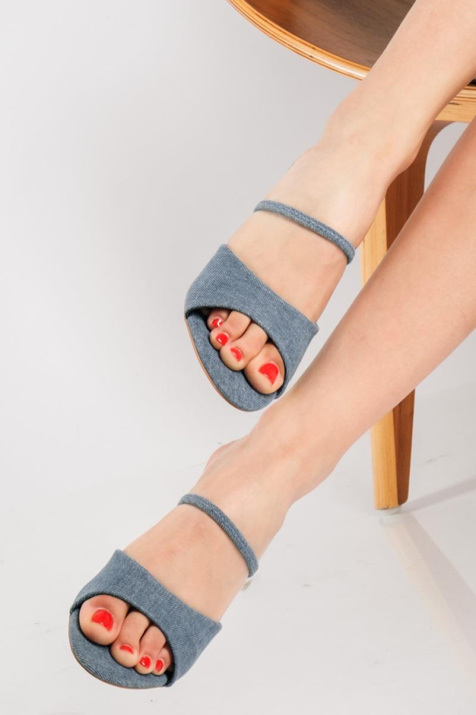 Denim mule με φάσα και λεπτό λουράκι JEAN