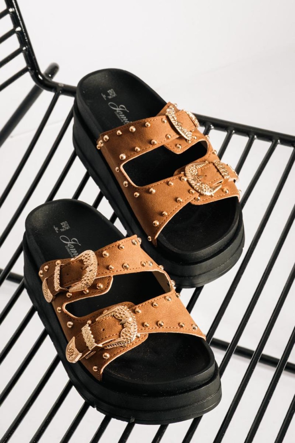 Suede flatforms με φάσα με τρουκς ΚΑΦΕ