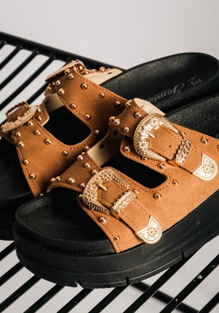 Suede flatforms με φάσα με τρουκς ΚΑΦΕ