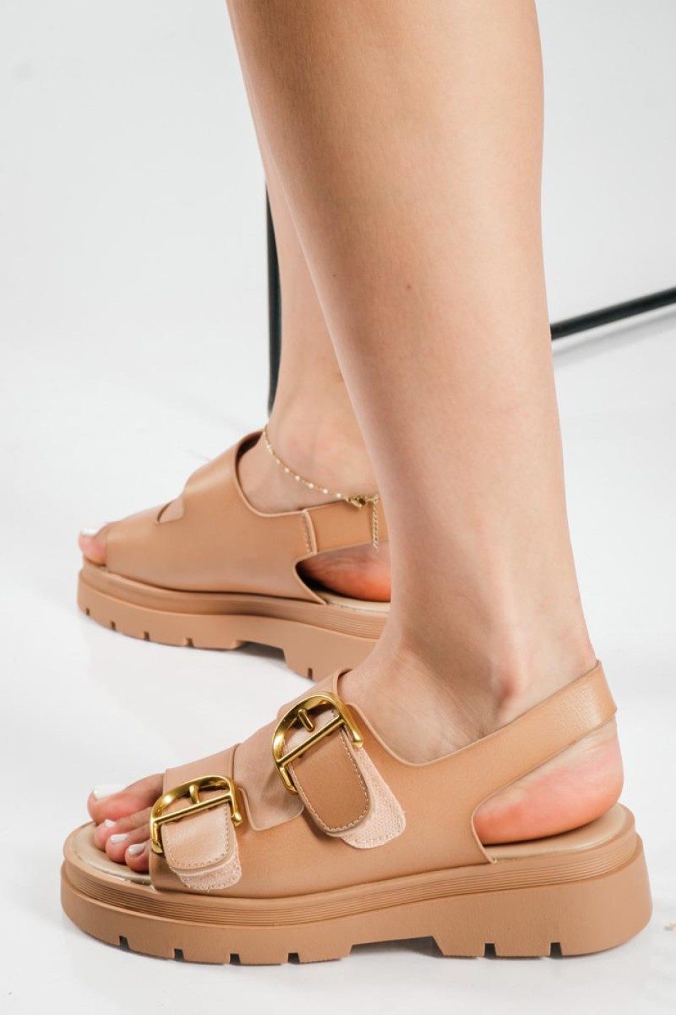 Flatforms με δύο τόκες και σταθερό λουράκι στο πίσω μέρος NUDE Flatforms με δύο τόκες και σταθερό λουράκι στο πίσω μέρος NUDE