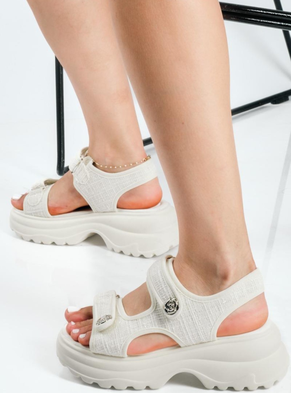 Flatforms με sporty σόλα και κούμπωμα velcro ΜΠΕΖ Flatforms με sporty σόλα και κούμπωμα velcro ΜΠΕΖ