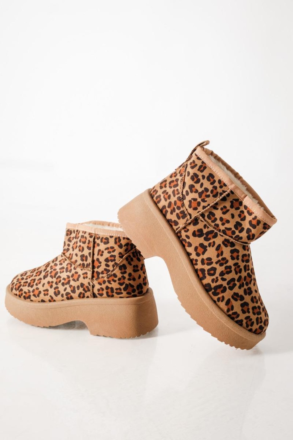 Γυναικεία μποτάκια leopar με εσωτερική γούνα LEOPAR