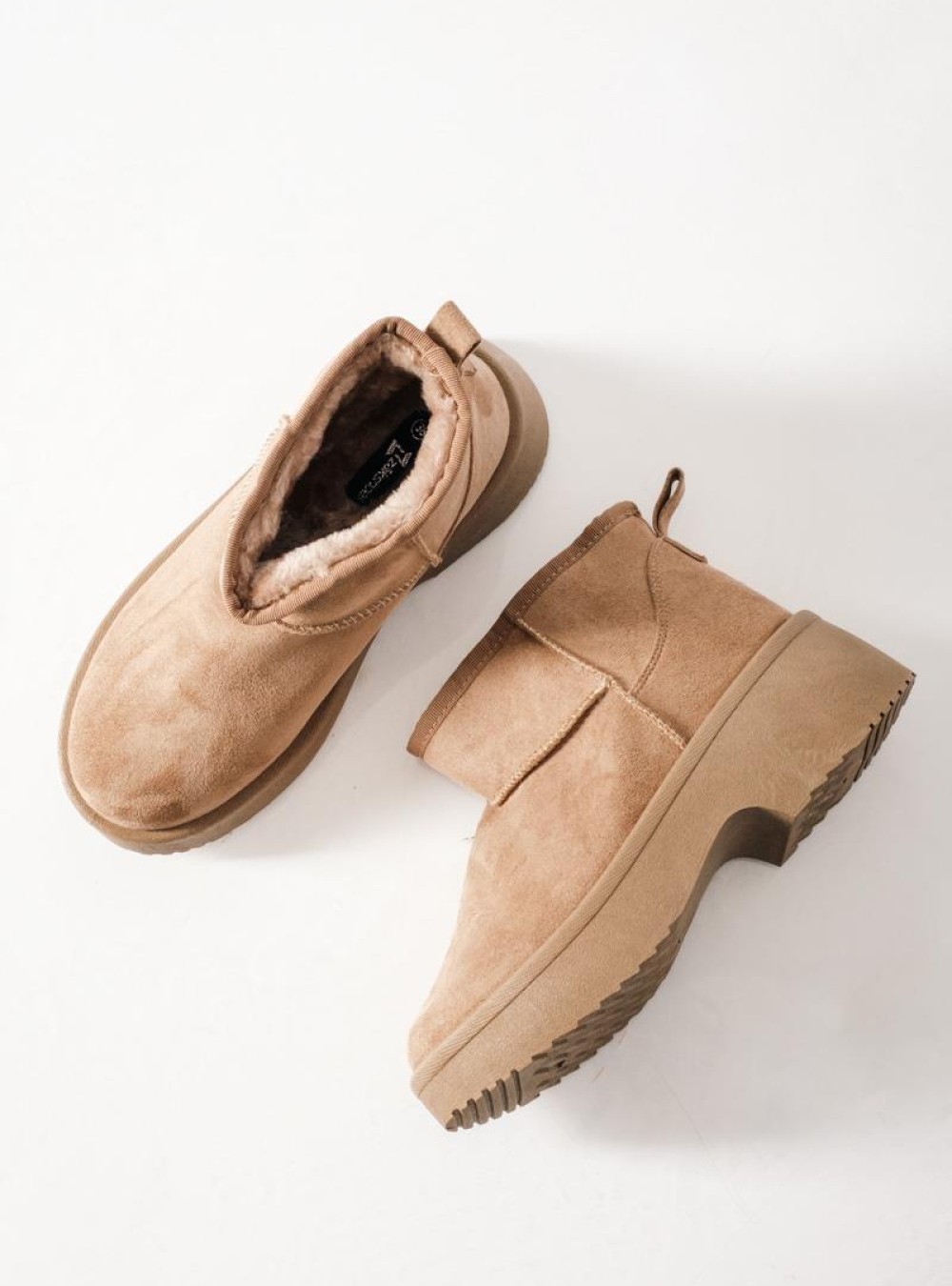 ZAK Γυναικεία μποτάκια suede με γούνα και chunky σόλα ΜΠΕΖ ZAK Γυναικεία μποτάκια suede με γούνα και chunky σόλα ΜΠΕΖ