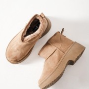 Γυναικεία μποτάκια suede με γούνα και chunky σόλα ΜΠΕΖ