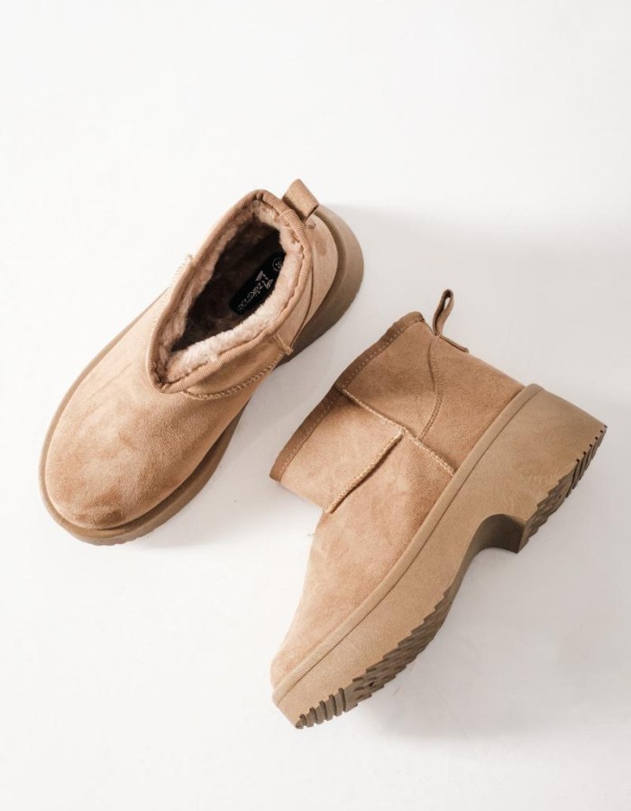 Γυναικεία μποτάκια suede με γούνα και chunky σόλα ΜΠΕΖ