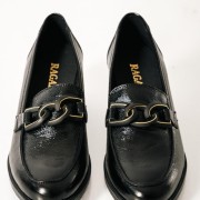 RAGAZZA λουστρίνι loafer με διακριτική αλυσίδα ΜΑΥΡΟ