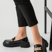 Chunky loafers λουστρίνι με χρυσή αγκράφα 330.XH33-506-LU ΜΑΥΡΟ