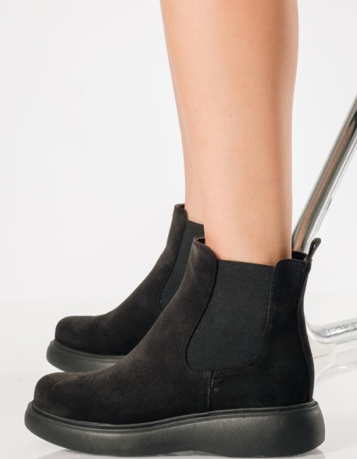 Ragazza suede δερμάτινα μποτάκια με ιδιαίτερη σόλα ΜΑΥΡΟ