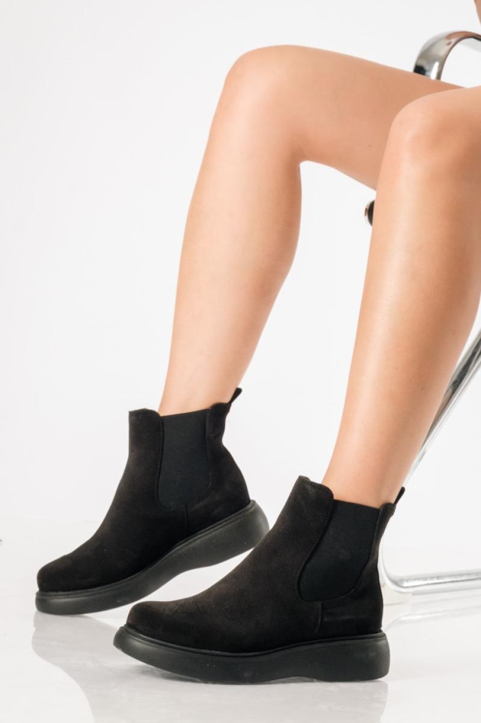 Ragazza suede δερμάτινα μποτάκια με ιδιαίτερη σόλα ΜΑΥΡΟ
