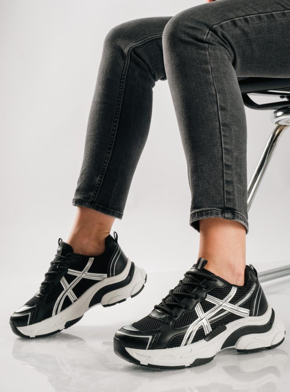 Chunky sneakers σε συνδυασμό χρωμάτων ΜΑΥΡΟ Chunky sneakers σε συνδυασμό χρωμάτων ΜΑΥΡΟ