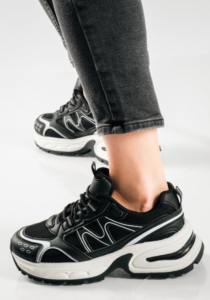 Chunky sneakers με διχρωμία στη σόλα ΜΑΥΡΟ