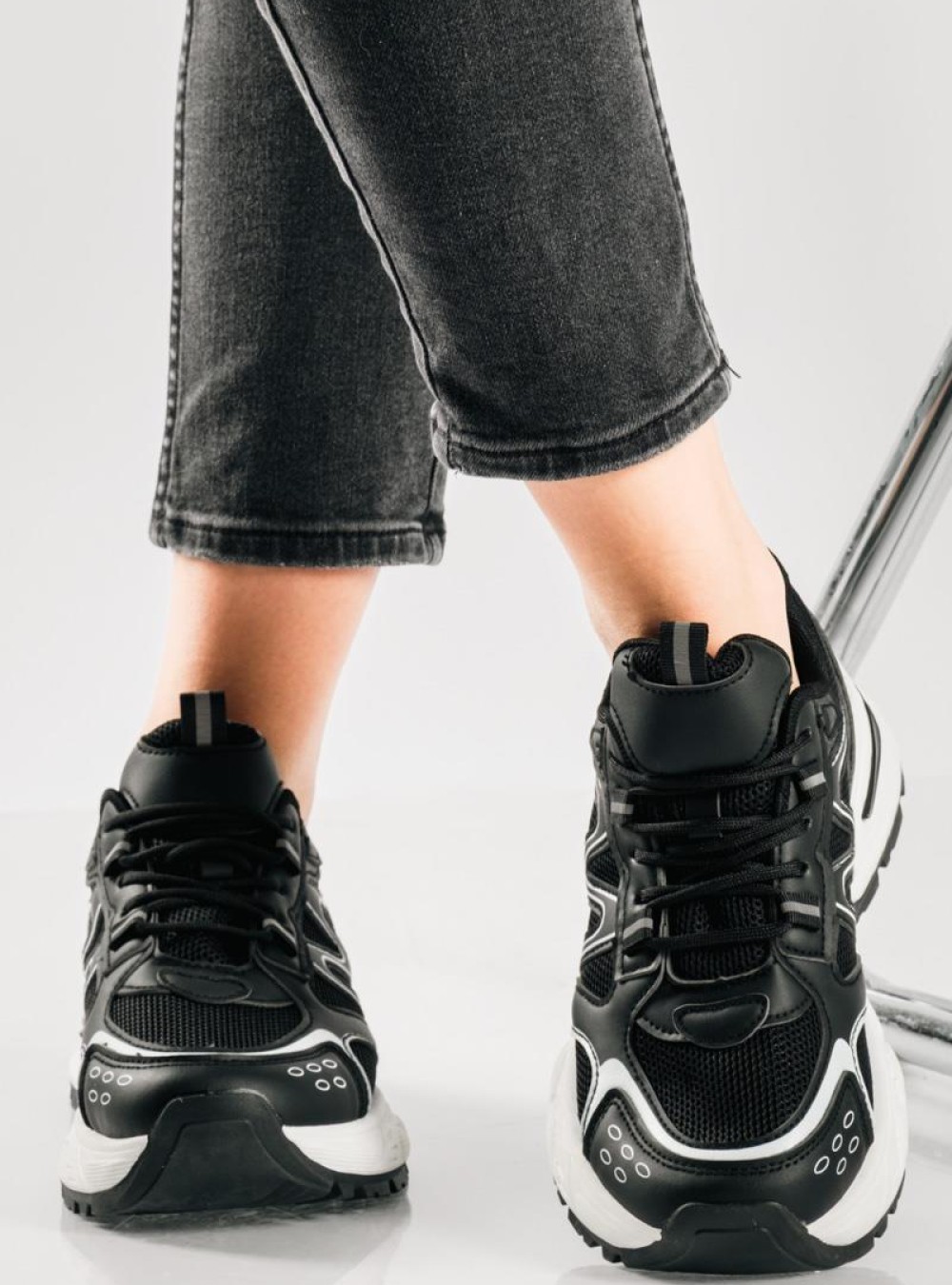 Chunky sneakers με διχρωμία στη σόλα ΜΑΥΡΟ Chunky sneakers με διχρωμία στη σόλα ΜΑΥΡΟ