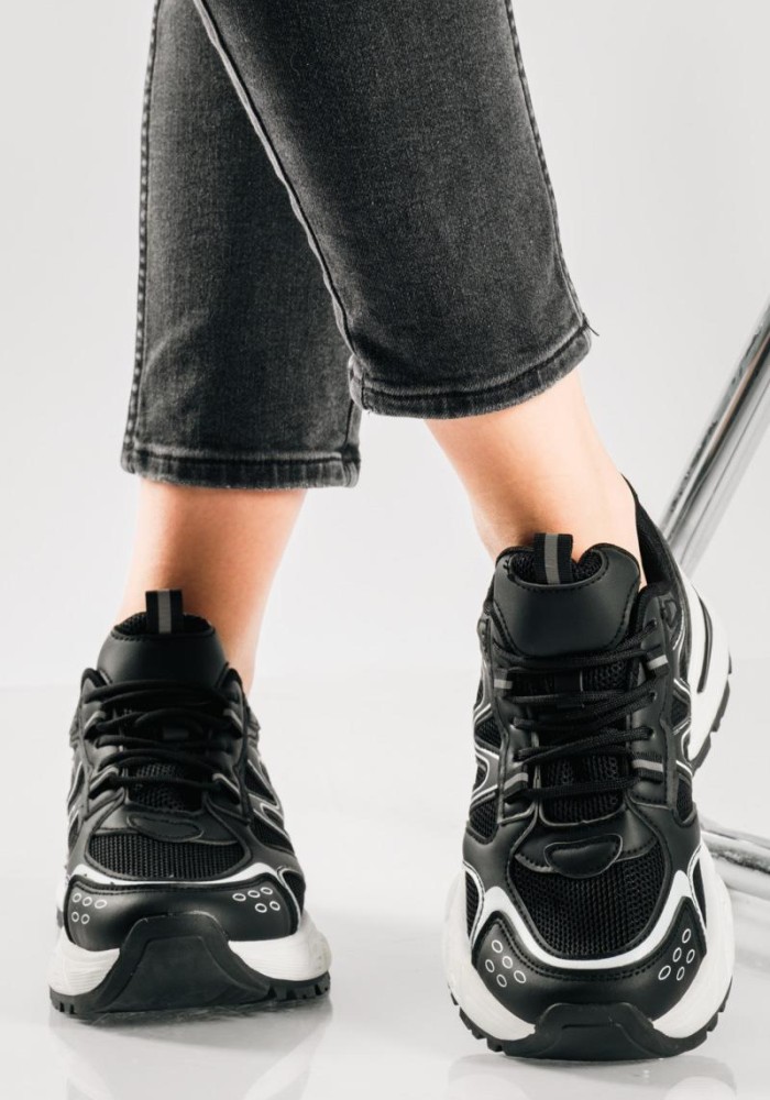 Chunky sneakers με διχρωμία στη σόλα ΜΑΥΡΟ
