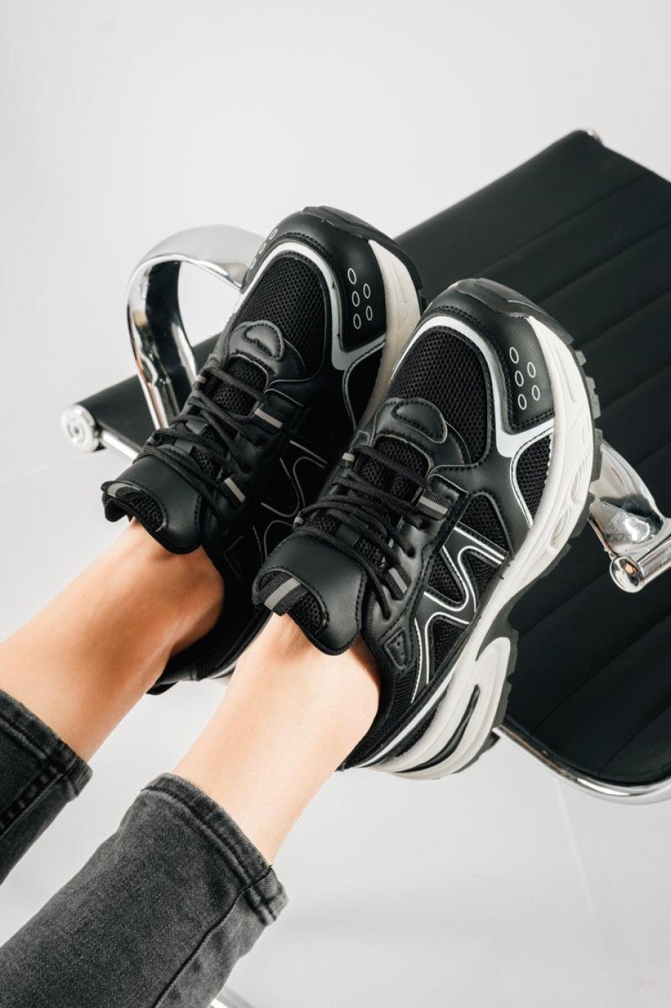 Chunky sneakers με διχρωμία στη σόλα ΜΑΥΡΟ Chunky sneakers με διχρωμία στη σόλα ΜΑΥΡΟ