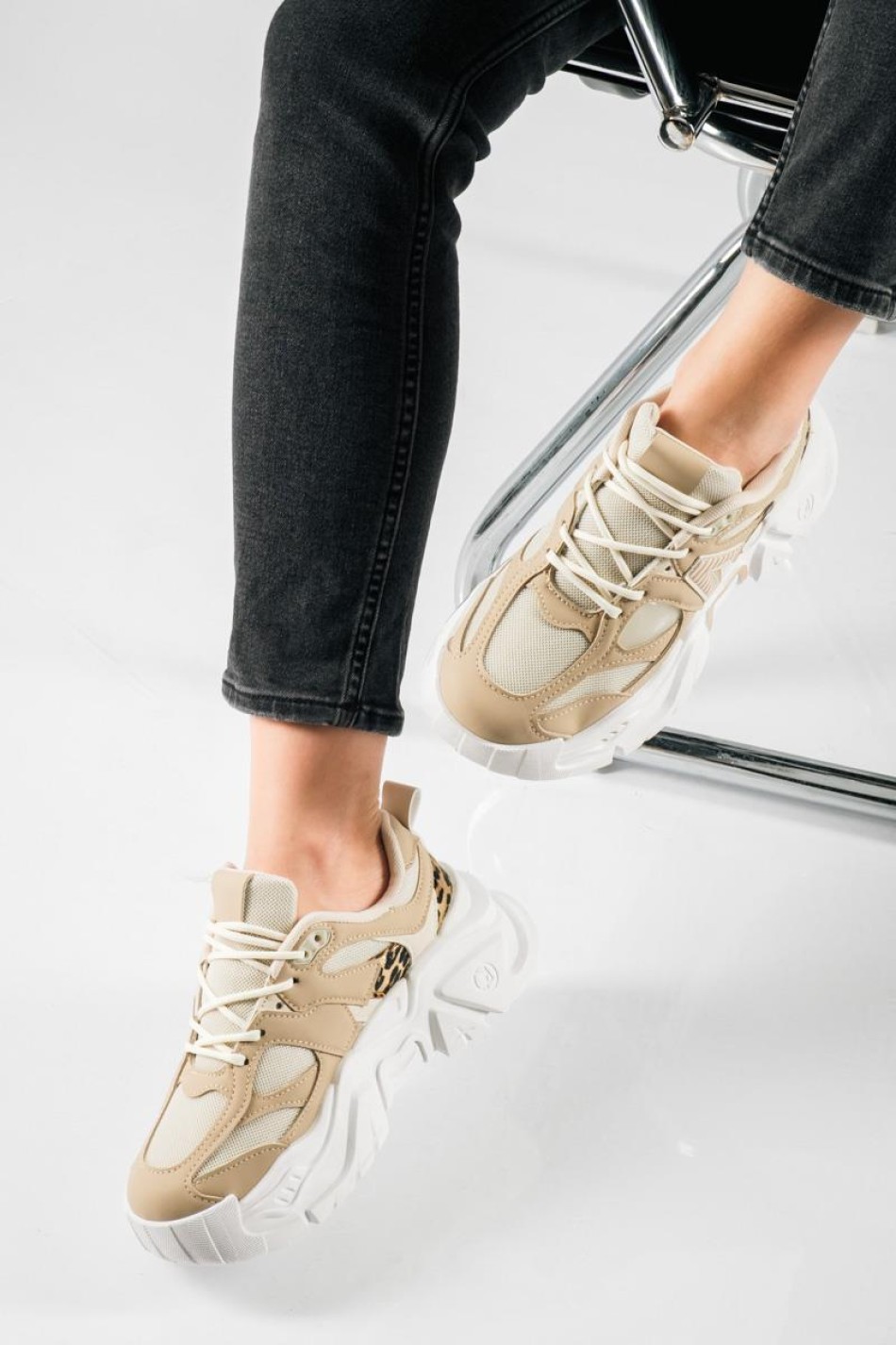 Chunky sneakers με συνδυασμό υλικών και λεοπάρ λεπτομέρεια ΠΟΥΡΟ