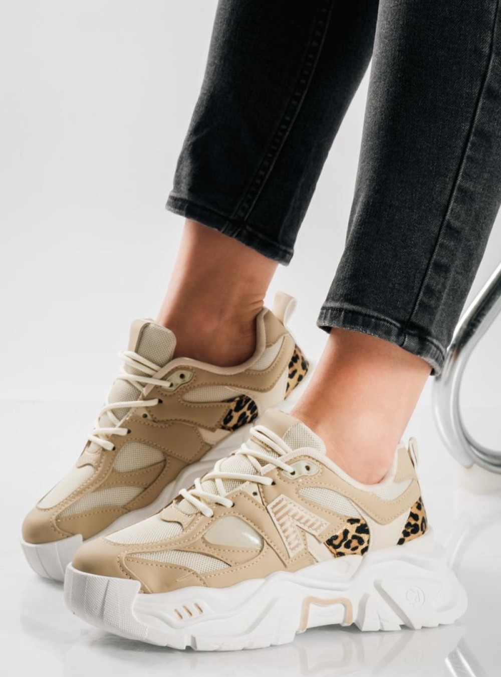Chunky sneakers με συνδυασμό υλικών και λεοπάρ λεπτομέρεια ΠΟΥΡΟ Chunky sneakers με συνδυασμό υλικών και λεοπάρ λεπτομέρεια ΠΟΥΡΟ