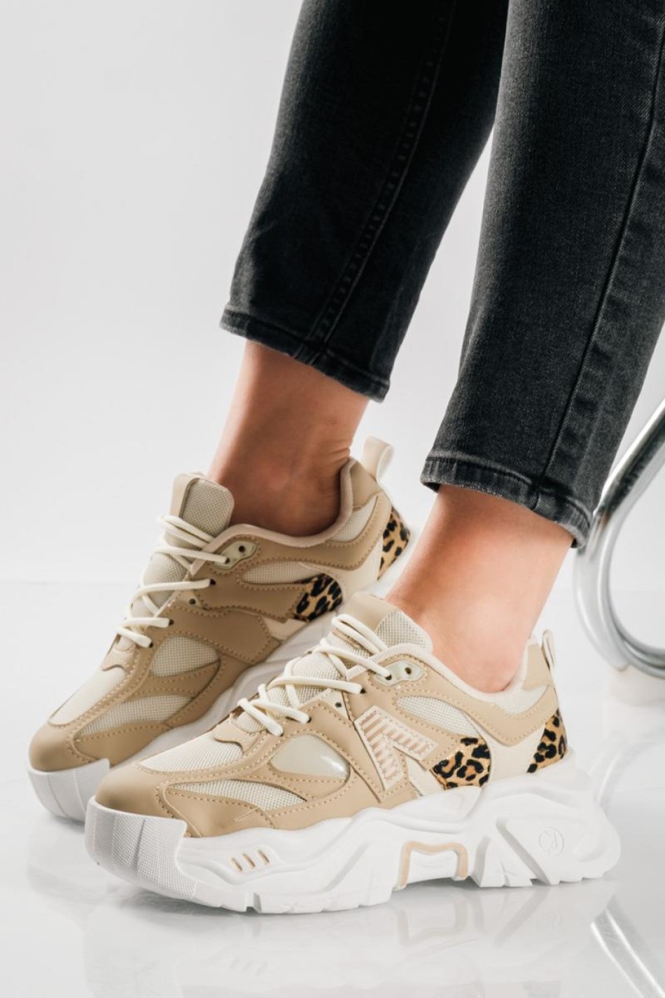 Chunky sneakers με συνδυασμό υλικών και λεοπάρ λεπτομέρεια ΠΟΥΡΟ Chunky sneakers με συνδυασμό υλικών και λεοπάρ λεπτομέρεια ΠΟΥΡΟ