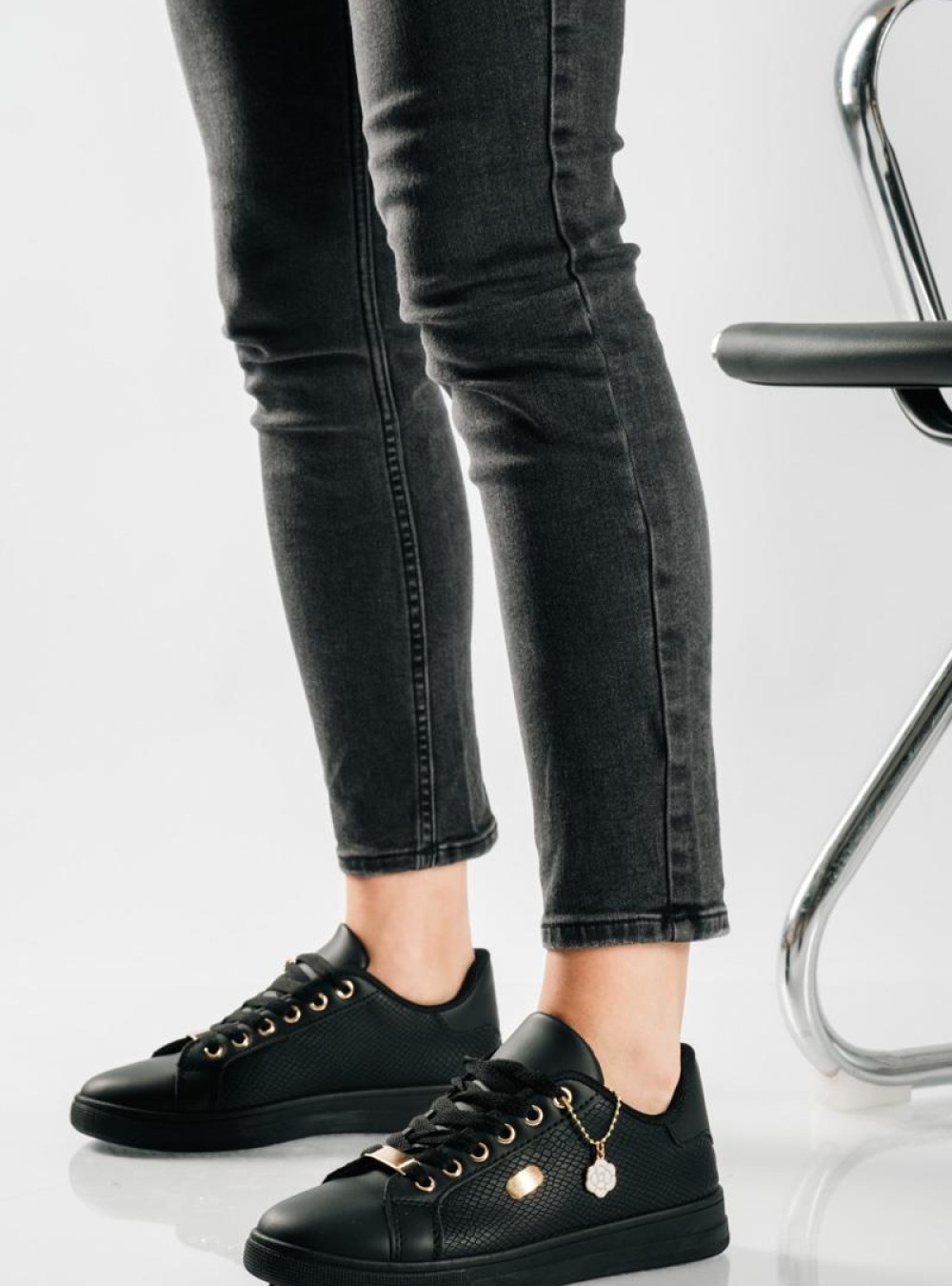 Flat sneakers τύπου tennis με κροκό υφή ΜΑΥΡΟ Flat sneakers τύπου tennis με κροκό υφή ΜΑΥΡΟ
