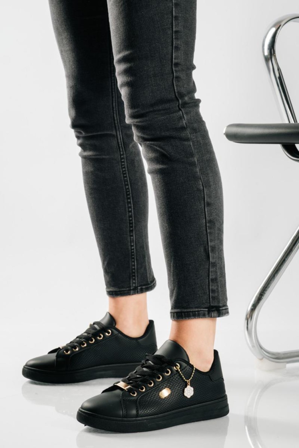 Flat sneakers τύπου tennis με κροκό υφή ΜΑΥΡΟ Flat sneakers τύπου tennis με κροκό υφή ΜΑΥΡΟ