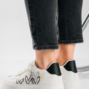 Double-sole sneakers με σχέδιο καρδούλες ΑΣΠΡΟ/ΜΑΥΡΟ Double-sole sneakers με σχέδιο καρδούλες ΑΣΠΡΟ/ΜΑΥΡΟ