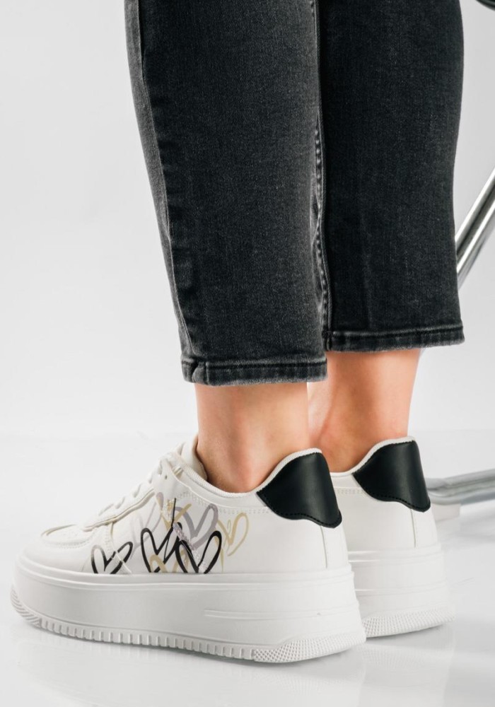 Double-sole sneakers με σχέδιο καρδούλες ΑΣΠΡΟ/ΜΑΥΡΟ