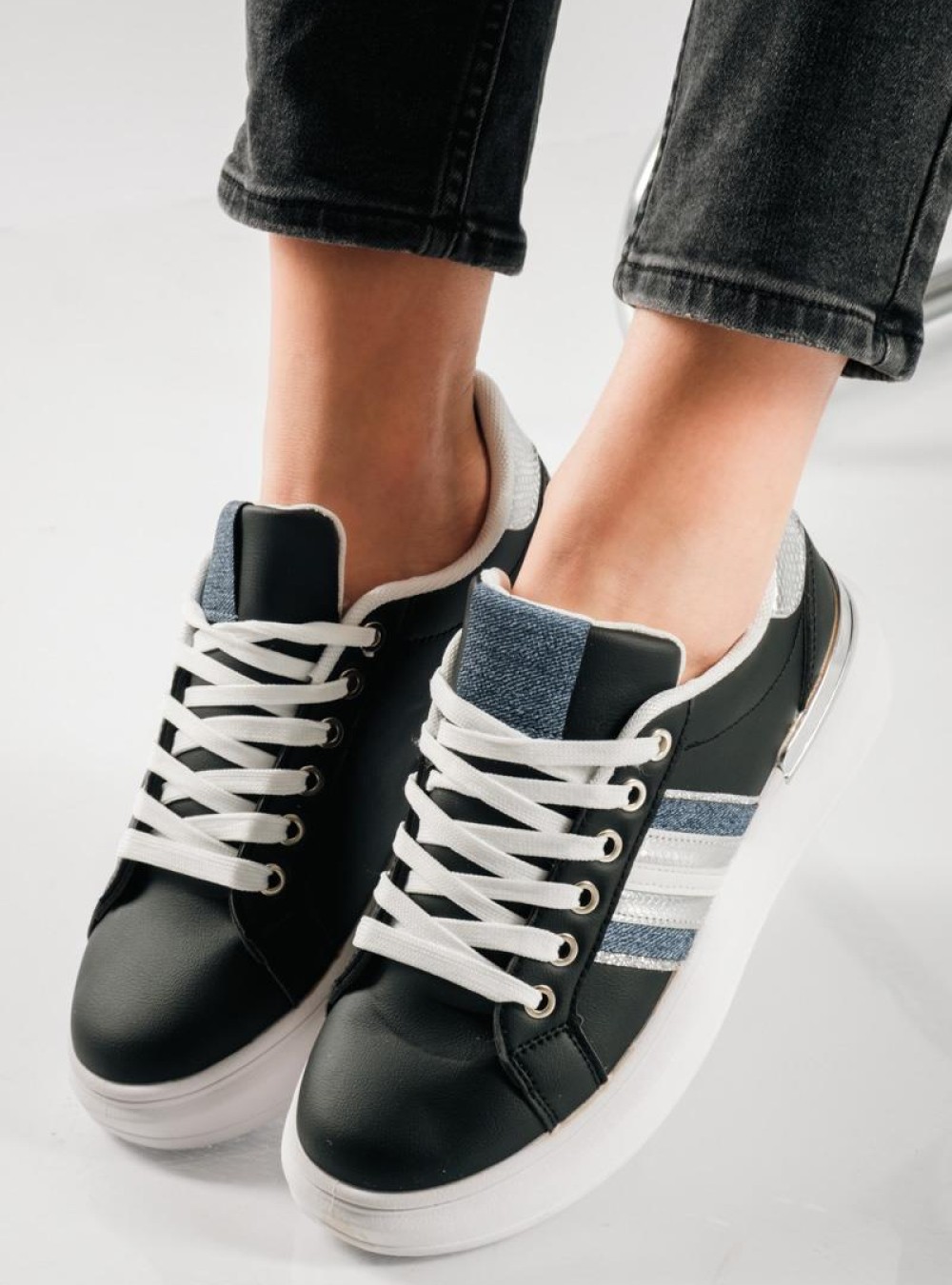 Δίσολα sneakers με denim λεπτομέρειες στο πλάι ΜΑΥΡΟ Δίσολα sneakers με denim λεπτομέρειες στο πλάι ΜΑΥΡΟ